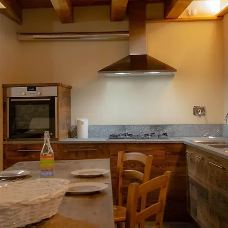 Inn Aosta Apartments شقة أَويستا