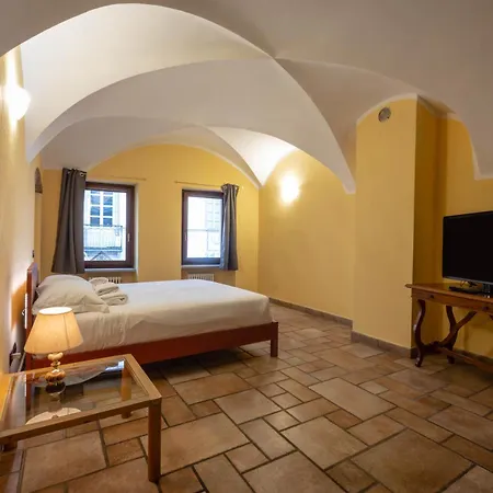Inn Aosta Apartments أَويستا