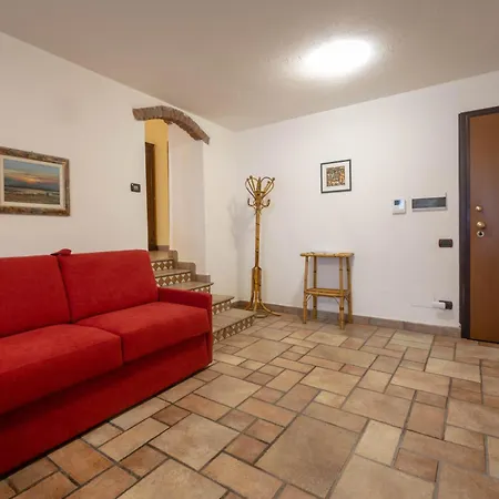 Inn Aosta Apartments * أَويستا