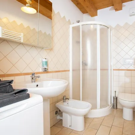 شقة Inn Aosta Apartments أَويستا