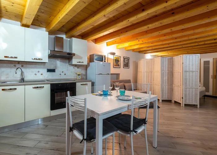 Maison Aubert 33 - Apartments Appartement